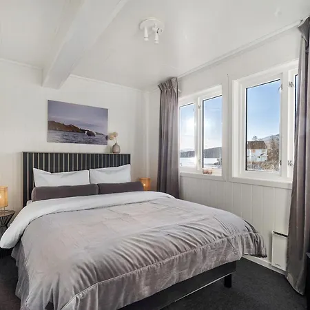 Steam Pier Adventure Apartamento Kvaloya