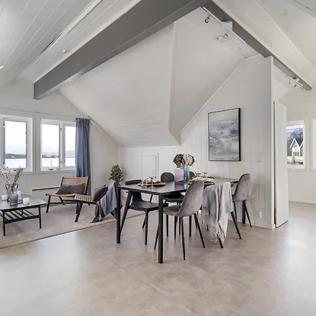 Apartment Steam Pier