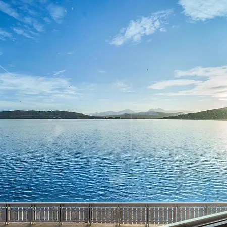 Steam Pier Apartment Kvaloya