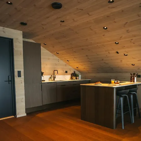 Steam Pier Adventure Apartamento Kvaloya