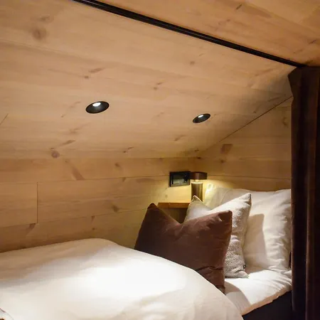 Steam Pier Adventure Apartamento *